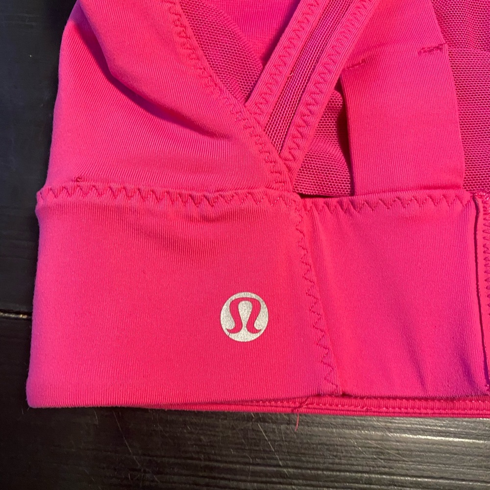 Pink lulu lemon sports bra